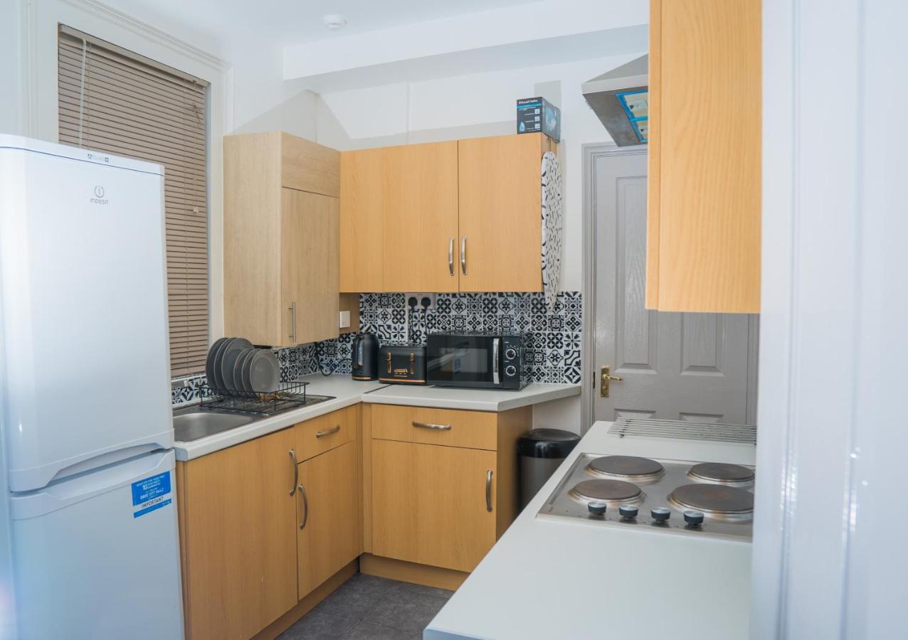 The Highfield Villa, 5 Bedrooms, Northampton Centre, Sleeps 10 Kültér fotó