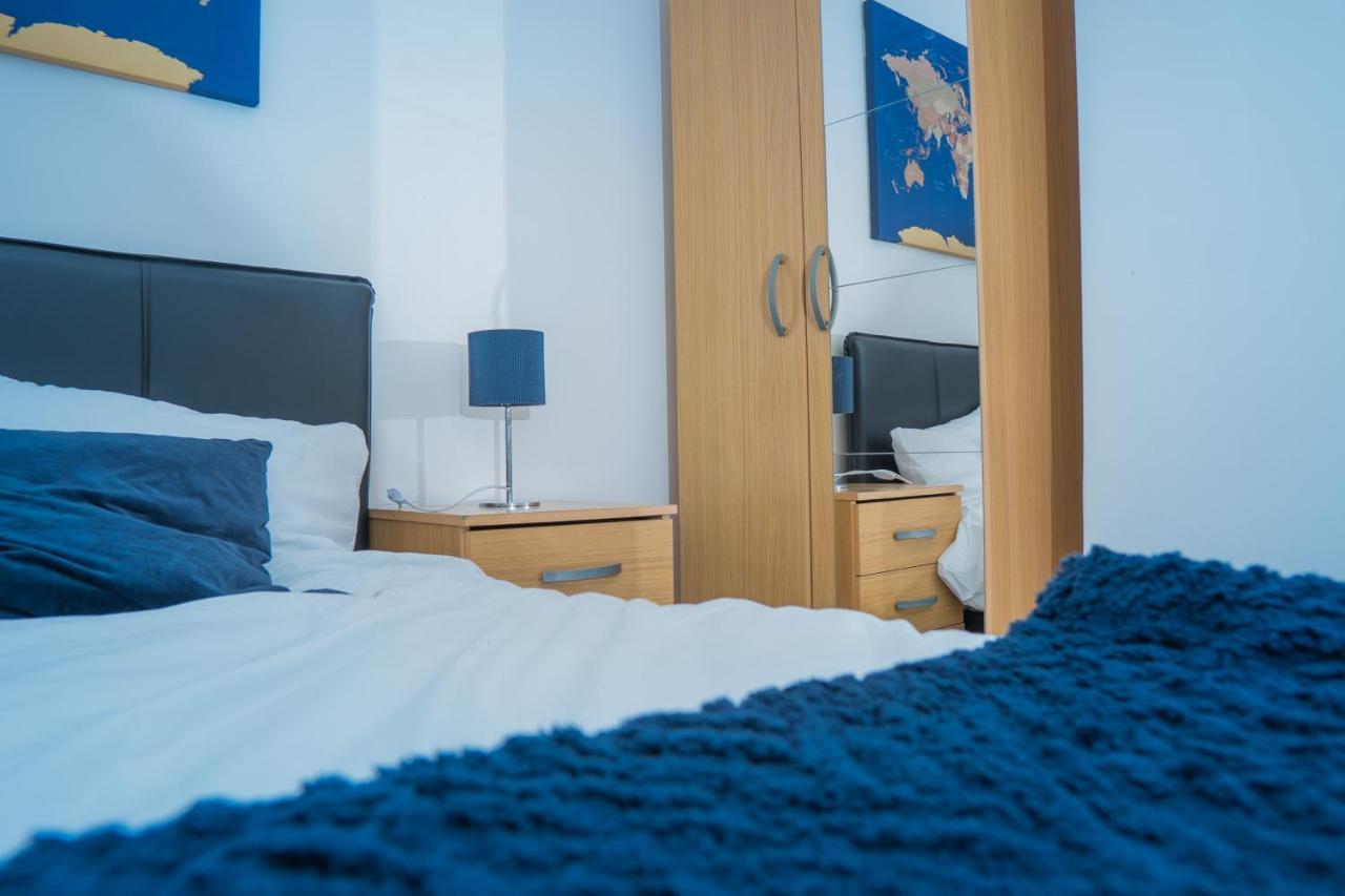 The Highfield Villa, 5 Bedrooms, Northampton Centre, Sleeps 10 Kültér fotó