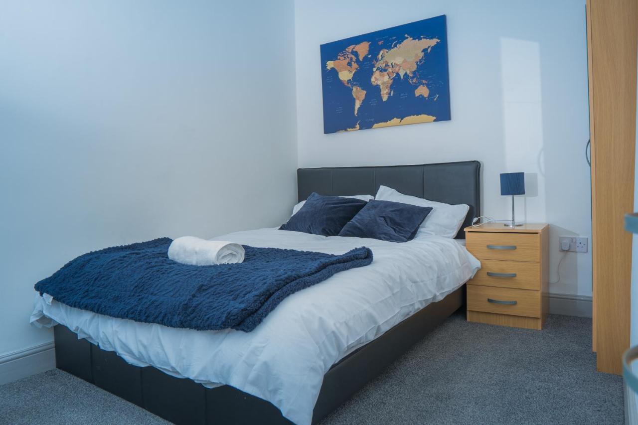 The Highfield Villa, 5 Bedrooms, Northampton Centre, Sleeps 10 Kültér fotó
