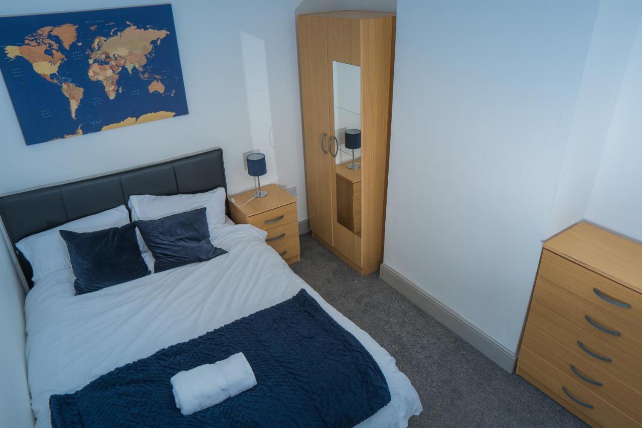 The Highfield Villa, 5 Bedrooms, Northampton Centre, Sleeps 10 Kültér fotó