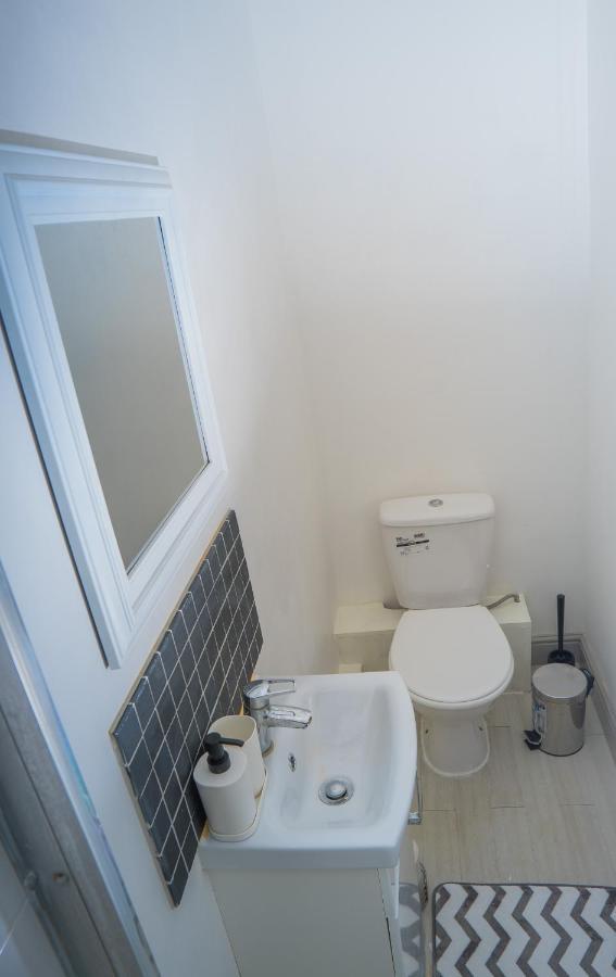 The Highfield Villa, 5 Bedrooms, Northampton Centre, Sleeps 10 Kültér fotó
